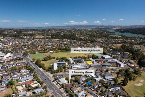 Photo of property in 5 Fearnley Grove, Albany, Auckland, 0632