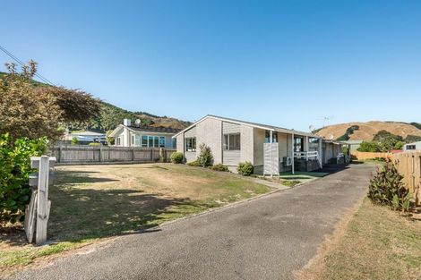 Photo of property in 8a Utauta Street, Waikanae, 5036