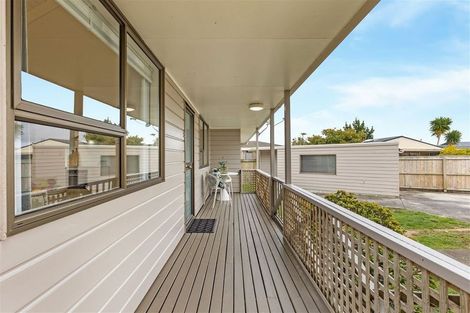 Photo of property in 2/14 Priestley Drive, Bucklands Beach, Auckland, 2014