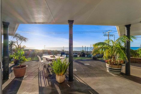 Photo of property in 94 Messenger Terrace, Oakura, 4314