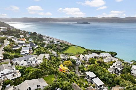 Photo of property in 10 Shalimar Crescent, Khandallah, Wellington, 6035