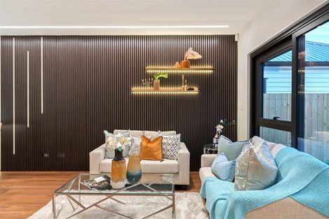 Photo of property in 25 Whakairo Crescent, Gulf Harbour, 0930