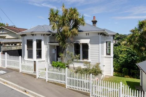 Photo of property in 82 Creswick Terrace, Northland, Wellington, 6012