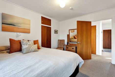 Photo of property in 94 Messenger Terrace, Oakura, 4314