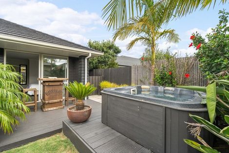 Photo of property in 38 Hiria Crescent, Papamoa Beach, Papamoa, 3118