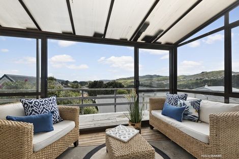 Photo of property in 6 Trebann Street, Paparangi, Wellington, 6037