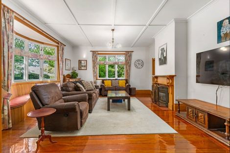 Photo of property in 6 Ross Street, Marton, 4710