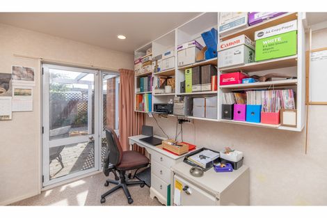 Photo of property in 2 Pentavon Lane, Avonhead, Christchurch, 8042