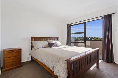 Photo of property in 121 Forrest Hill Road, Forrest Hill, Auckland, 0620