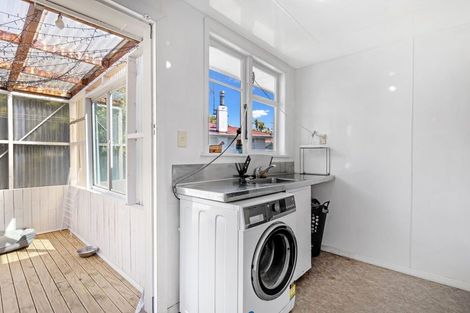 Photo of property in 31 Holdaway Street, Riversdale, Blenheim, 7201