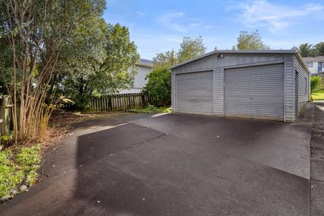 Photo of property in 16 St Catherine Crescent, West Harbour, Auckland, 0618