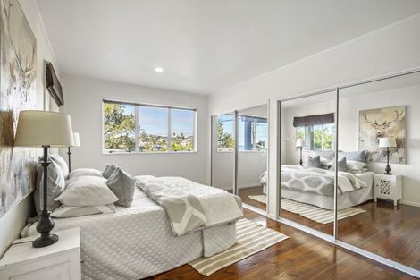 Photo of property in 23 Kiteroa Terrace, Rothesay Bay, Auckland, 0630