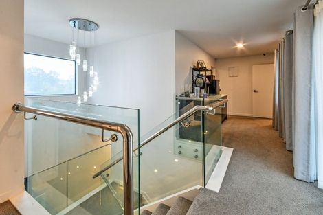 Photo of property in 14 Henriette Place, The Gardens, Auckland, 2105