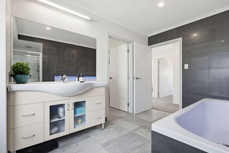 Photo of property in 69 Waipipi Wharf Road, Pollok, Waiuku, 2683
