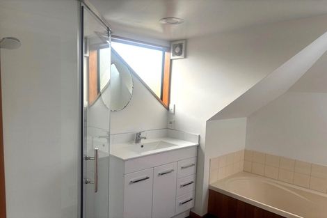 Photo of property in 9 Clyde Road, Upper Riccarton, Christchurch, 8041