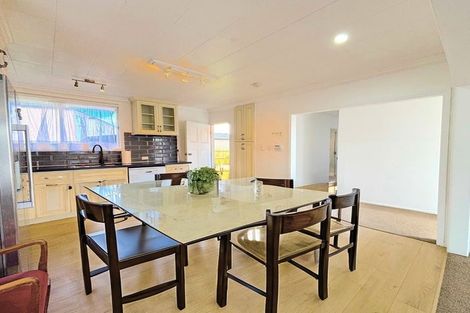 Photo of property in 14 Tranent Road, Mangere, Auckland, 2022