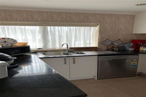 Photo of property in 24 Moor Avenue, Te Atatu Peninsula, Auckland, 0610