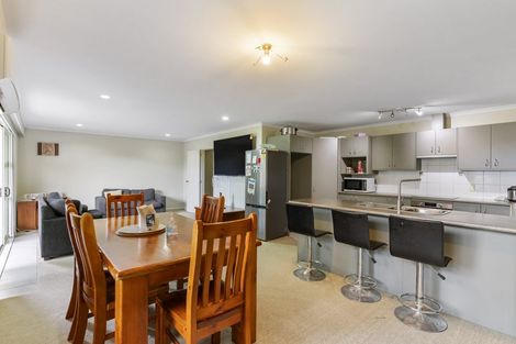 Photo of property in 8 Lime Crescent, Papakura, 2110