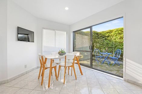 Photo of property in 77 Harvey Street, Waipahihi, Taupo, 3330