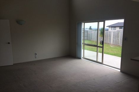 Photo of property in 4 Kereru Rise, Papakura, 2110