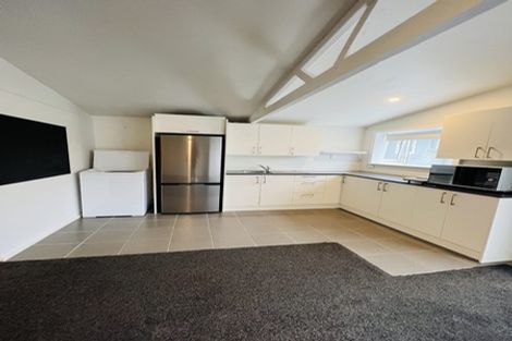 Photo of property in 50 Lauderdale Road, Birkdale, Auckland, 0626