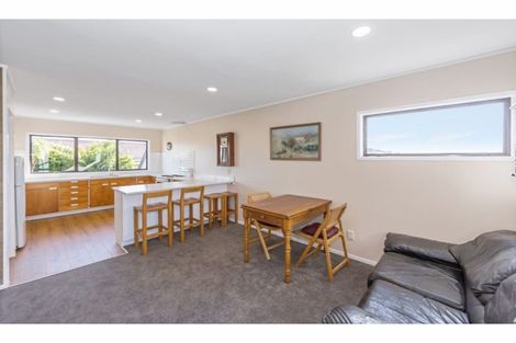 Photo of property in 1/82a Pupuke Road, Hillcrest, Auckland, 0627