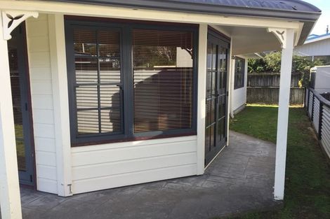 Photo of property in 1a Roy Street, Tawa, Wellington, 5028