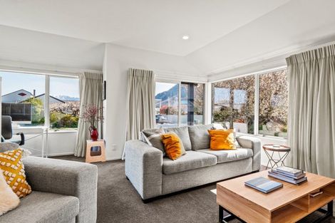 Photo of property in 22 Shaw Street, Arrowtown, 9302
