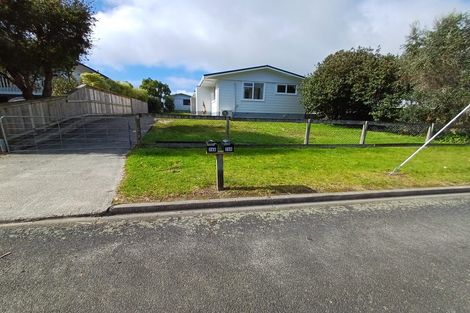 Photo of property in 24 Manaia View Road, One Tree Point, 0118