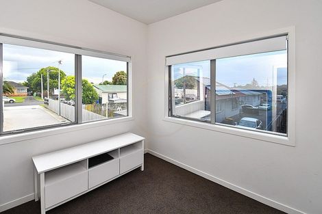Photo of property in 1 Kanorau Place, Mangere, Auckland, 2022