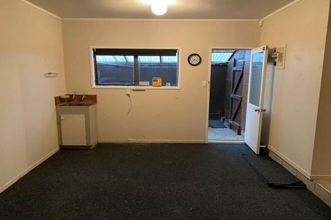 Photo of property in 1/2 Short Street, Papakura, 2110