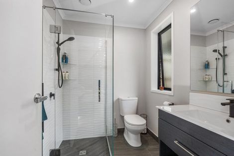 Photo of property in 19 Kawariki Road, Helensville, 0800