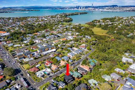Photo of property in 7/1 Valley Road, Northcote, Auckland, 0626