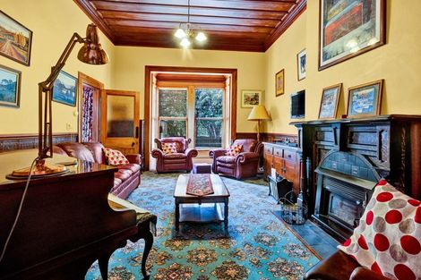 Photo of property in 165 South Road, Hawera, 4610