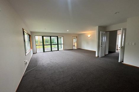 Photo of property in 15 Rosebay Rise, Henderson, Auckland, 0610