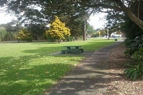 Photo of property in 57 Cliff View Drive, Green Bay, Auckland, 0604