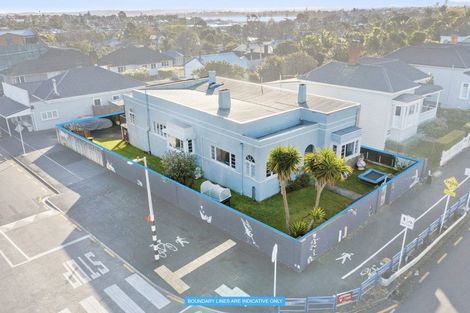 Photo of property in 16/4 Calliope Road, Devonport, Auckland, 0624
