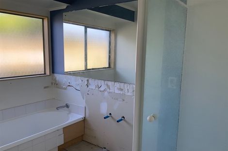 Photo of property in 8 Pono Place, Waiuku, 2123