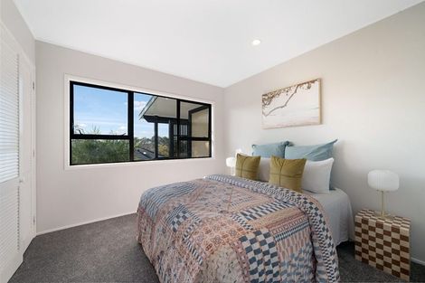 Photo of property in 10 Claverdon Drive, Massey, Auckland, 0614