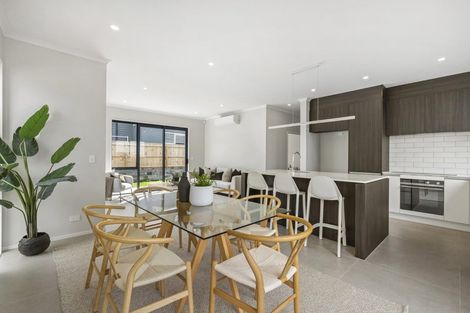 Photo of property in 5 Owen Chapman Drive, Red Beach, 0932