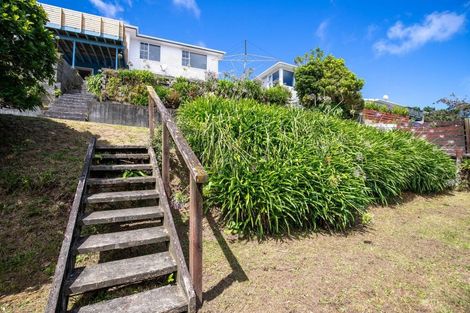 Photo of property in 45 Turville Crescent, Newlands, Wellington, 6037