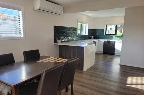 Photo of property in 38 Holiday Road, Stanmore Bay, Whangaparaoa, 0932