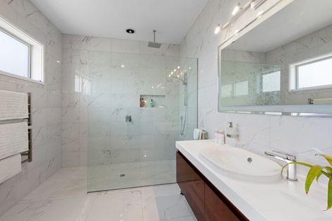 Photo of property in 11 Wesley Avenue, Frankleigh Park, New Plymouth, 4310