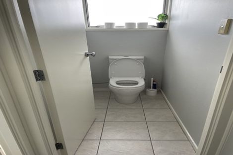 Photo of property in 4 Towra Place, Botany Downs, Auckland, 2010