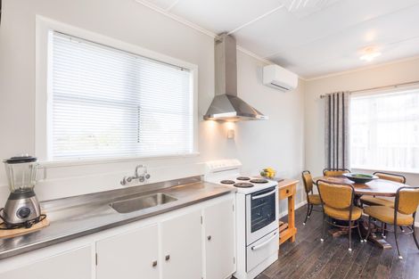 Photo of property in 35 Kauri Street, Roslyn, Palmerston North, 4414