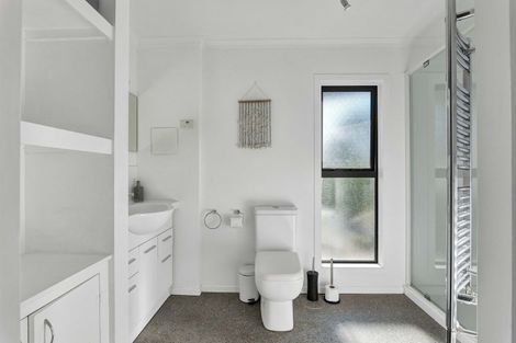 Photo of property in 62d Poplar Grove, Whalers Gate, New Plymouth, 4310
