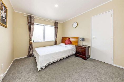 Photo of property in 147 Millhouse Drive, Golflands, Auckland, 2013