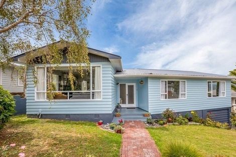 Photo of property in 8 Cedar Street, Maungaraki, Lower Hutt, 5010