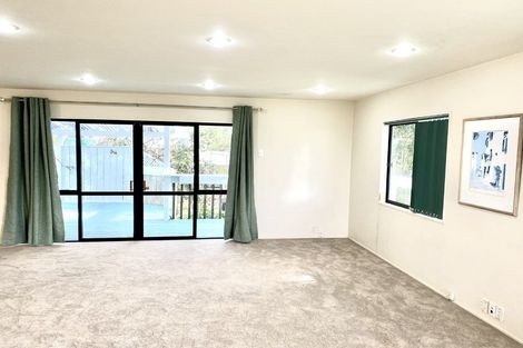 Photo of property in 18 Lanham Lane, Massey, Auckland, 0614