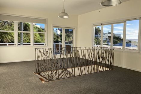 Photo of property in 33 Hungerford Road, Lyall Bay, Wellington, 6022